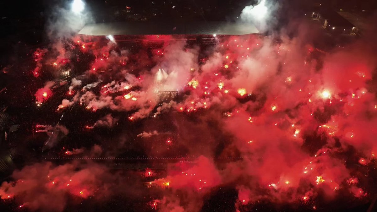 PAOK_FC's tweet photo. Κυριακή, ρεπό, Euro δεν έχει. E οκ! Σας έχουμε τη λύση! Καθίστε αναπαυτικά, πατήστε το link και απολαύστε, ξανά και ξανά, την ταινία-ντοκιμαντέρ του #PAOKTV, The Incredibles Movie!
#PAOK #Ch4mpions #PAOKFamily #TheIncredibles ⚫⚪🏆
➡️
https://t.co/bLFN0J7TCt https://t.co/j0UCQ3gtUm