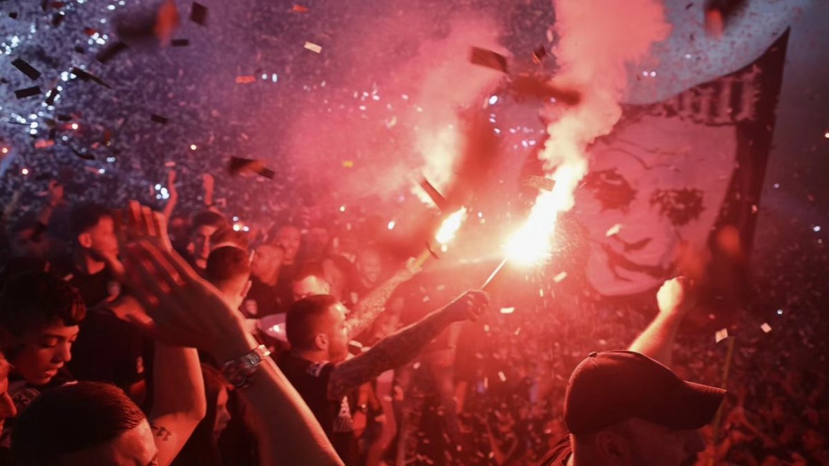 PAOK_FC's tweet photo. Κυριακή, ρεπό, Euro δεν έχει. E οκ! Σας έχουμε τη λύση! Καθίστε αναπαυτικά, πατήστε το link και απολαύστε, ξανά και ξανά, την ταινία-ντοκιμαντέρ του #PAOKTV, The Incredibles Movie!
#PAOK #Ch4mpions #PAOKFamily #TheIncredibles ⚫⚪🏆
➡️
https://t.co/bLFN0J7TCt https://t.co/j0UCQ3gtUm