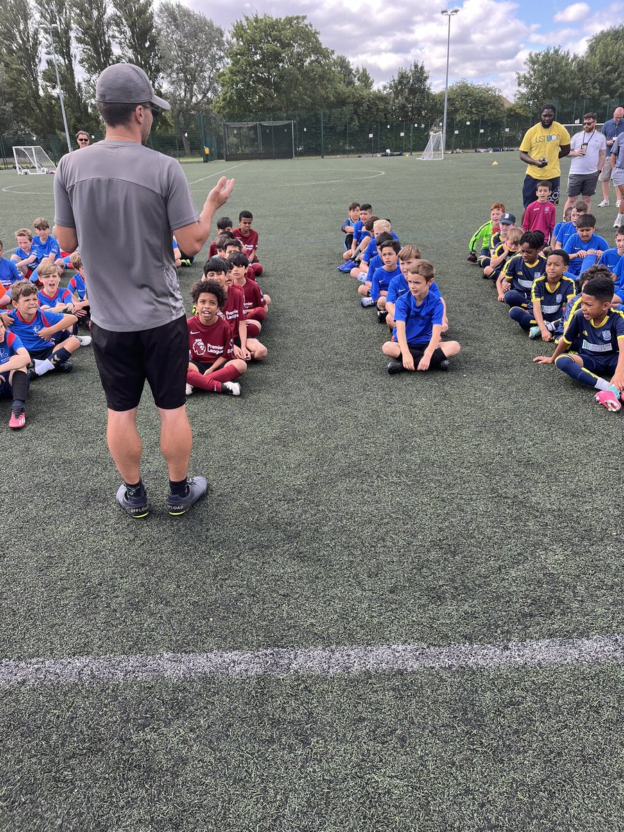 Y5@fircroft.family tweet media