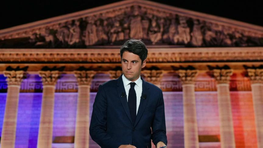lesoir's tweet photo. #Direct Les dernières informations sur les législatives françaises: 
https://t.co/nblfLk90nA https://t.co/j8NlQtmid3