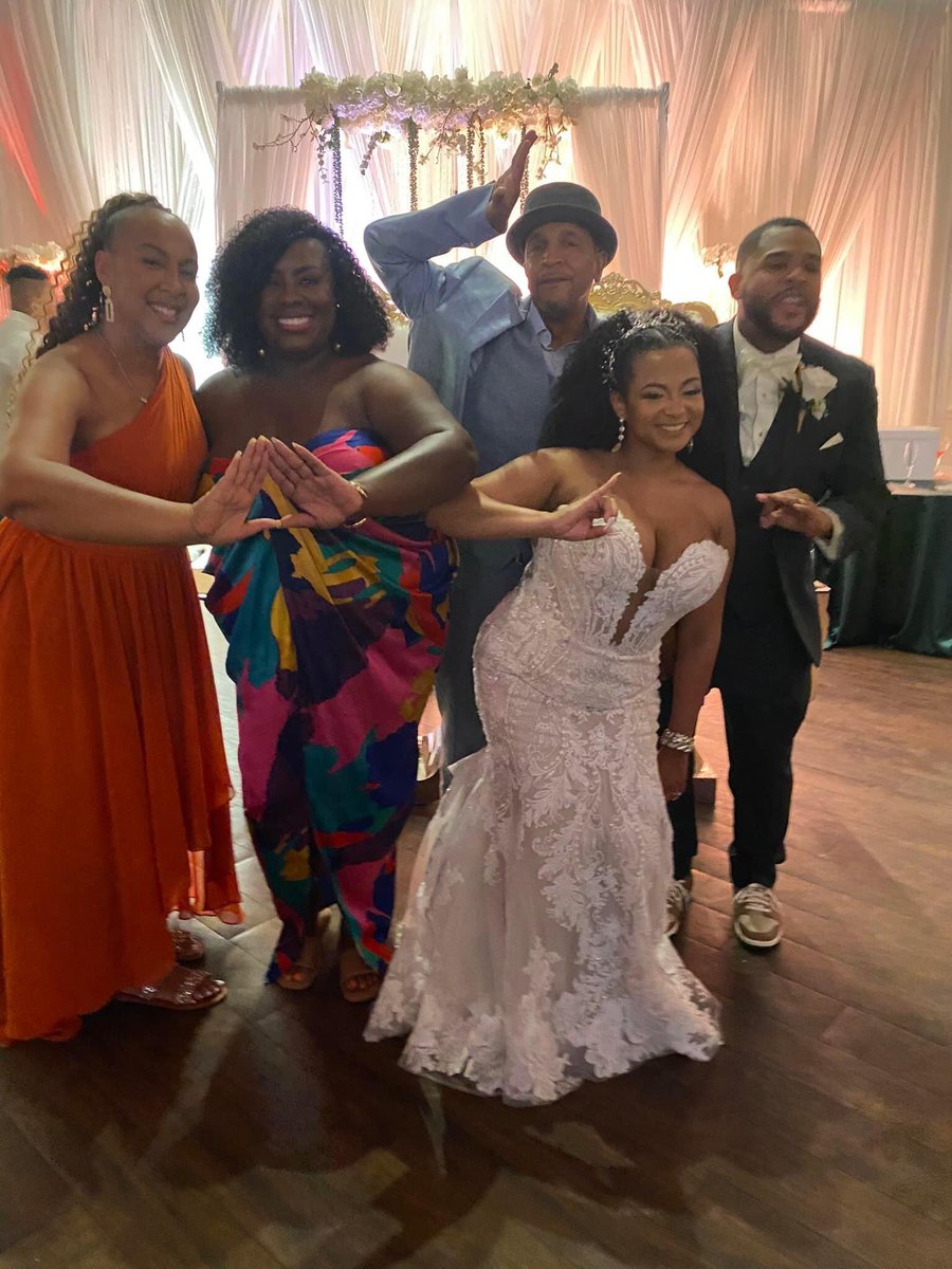 dstlambda89's tweet photo. #teamMitchell💍 https://t.co/EfbXZbzrbj