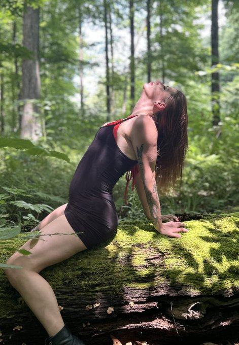 Would you go on hikes with me ? https://t.co/2uJqAC4ARS