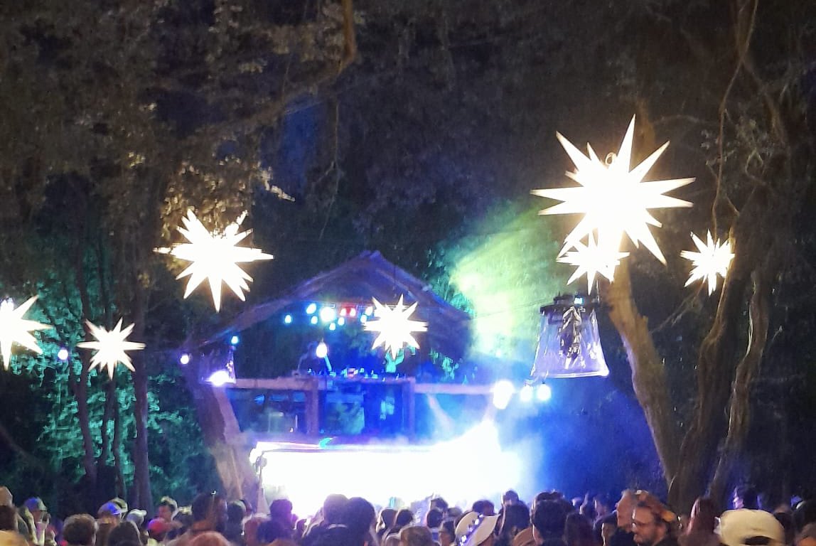 TESSPlumbing's tweet photo. Last day today. A few from yesterday, pretty festival amongst the trees 🌲 at Timber Festival #eventwater #plumbersontour #eventprofs https://t.co/5xCo8JBJj0