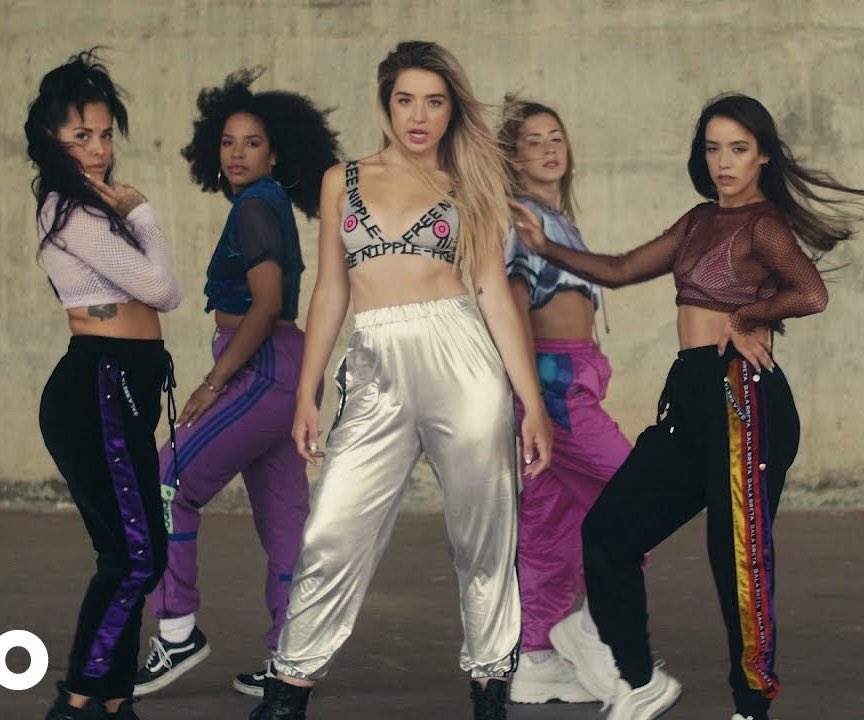 nosoytubratz's tweet photo. salieron de ot con un euro, un sueño y cuatro bailarines para revolucionar el panorama musical a nivel performático https://t.co/ottN00gbSH