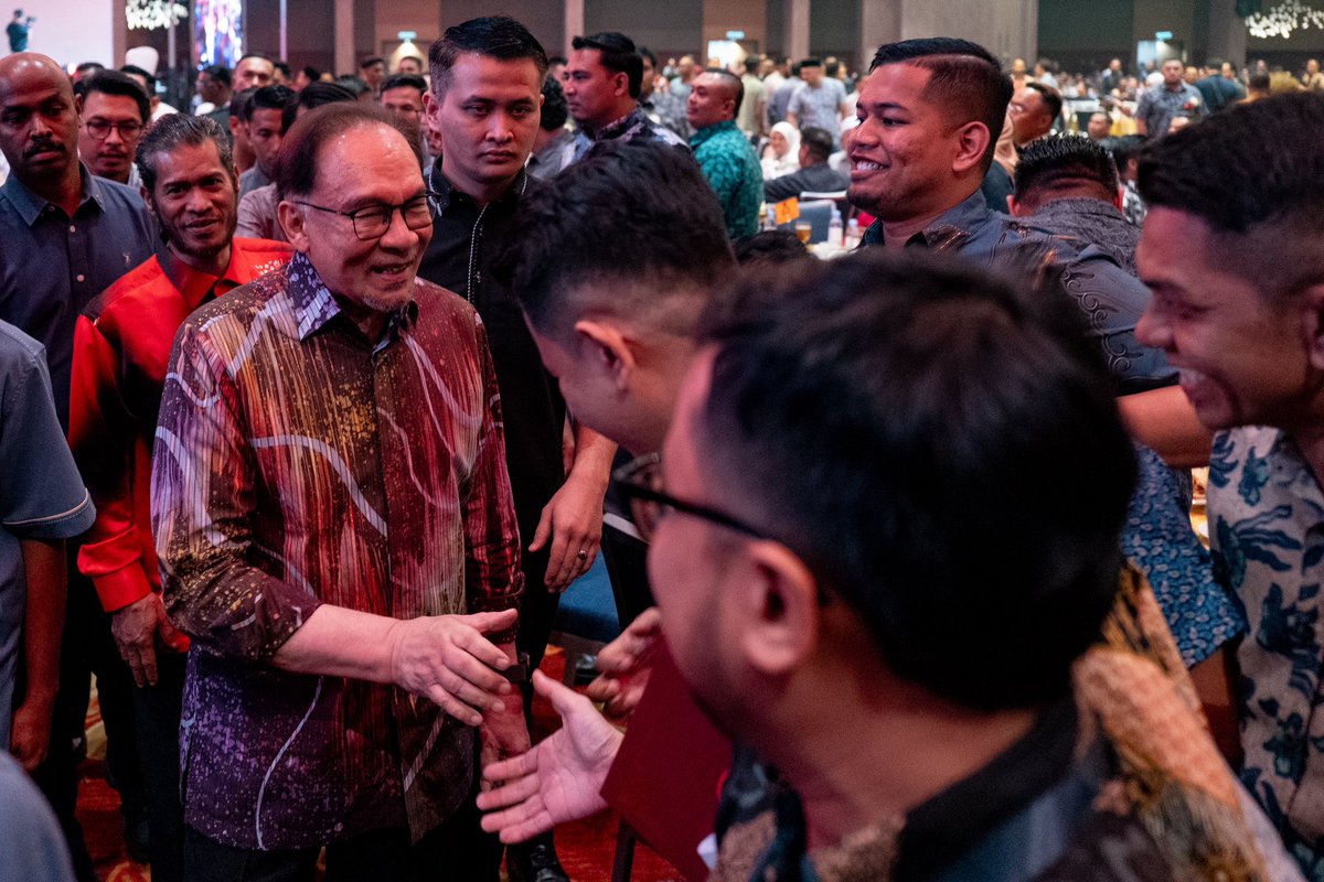 Anwar Ibrahim tweet media
