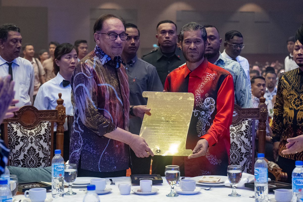 Anwar Ibrahim tweet media