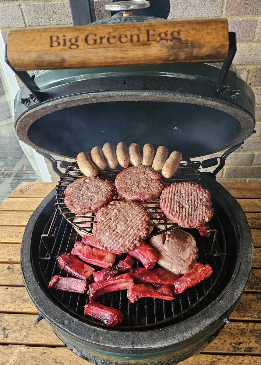 FairbraceM's tweet photo. Love a bbq whilst it's raining!!! #biggreenegg #gazebogardens #keepingdry ππ½ππ₯©π https://t.co/goLOltLUFo