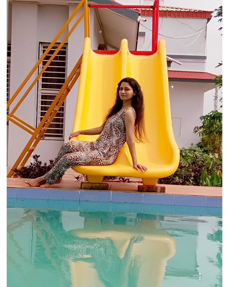 Iamsheetal1's tweet photo. In the tapestry of knowledge, every thread tells a story.💛🩵
.
#KnowledgeTapestry #StoryThreads
#WisdomWeaves #NarrativeOfLearning
#ThreadsOfWisdom #Insightful #Yogini
#LearningJourney #KnowledgeNarrative #YogaJourney
#SundayVibes
#SheetalPandyaJourney
#SheetalPandya https://t.co/i6cXspLgHZ