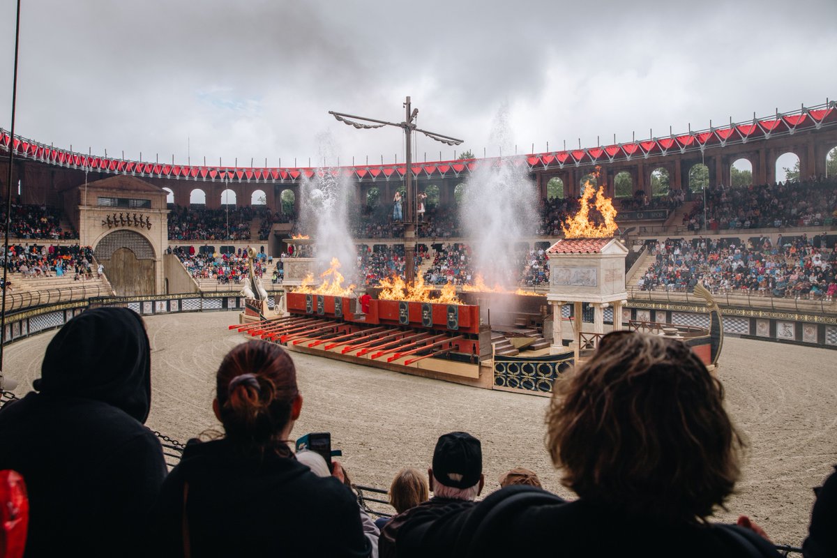 Will Damien and Soline win the game? 😲

©Arthur Aumond​
#PuyduFou #SigneduTriomphe #PuyduFou2024