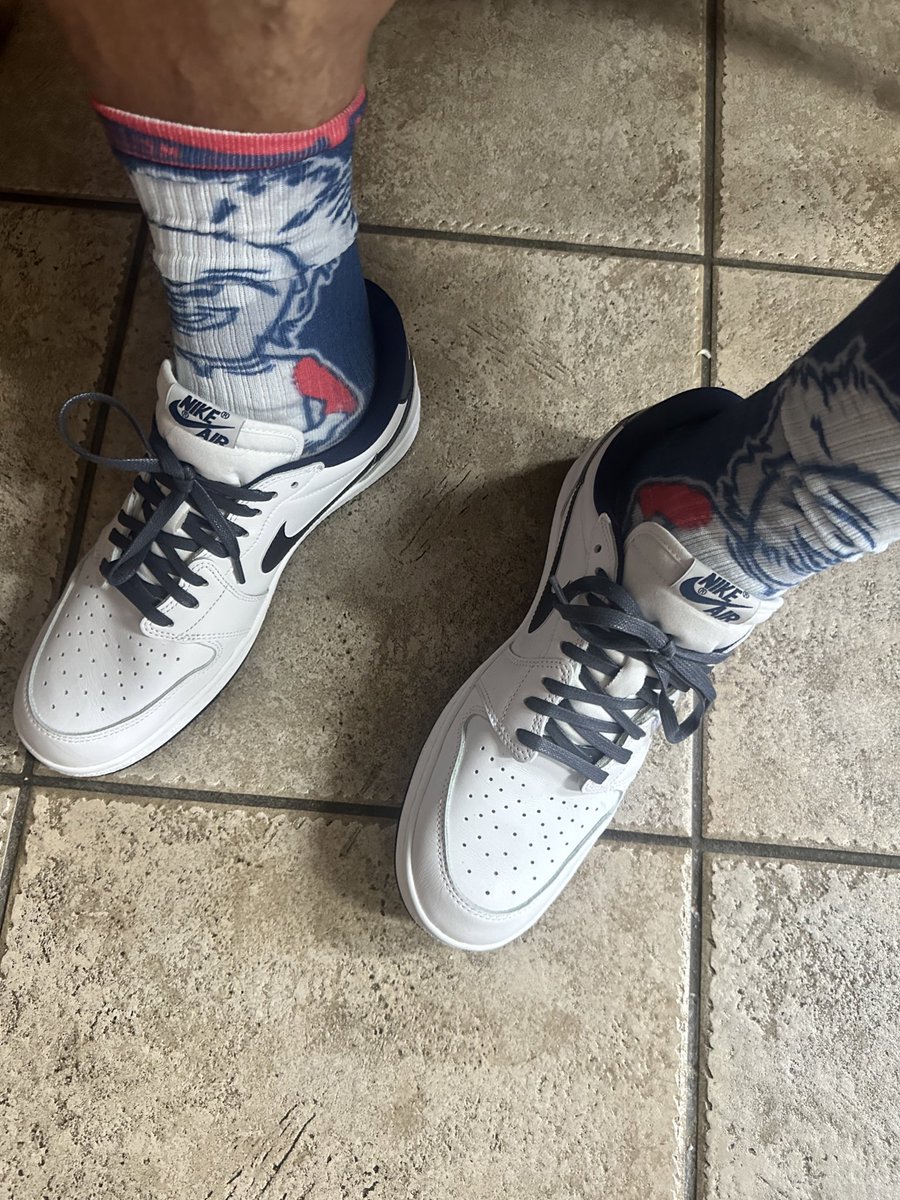 donthesavage190's tweet image. A little @Baseballism and #majorleague Sunday. J1 85 metallic blues and #laceswap to waxed blues from @LitLaces with the #wildthing tee and #jobu socks. Tooped with flag man #fitted. Have a great Sunday. #PINdejos