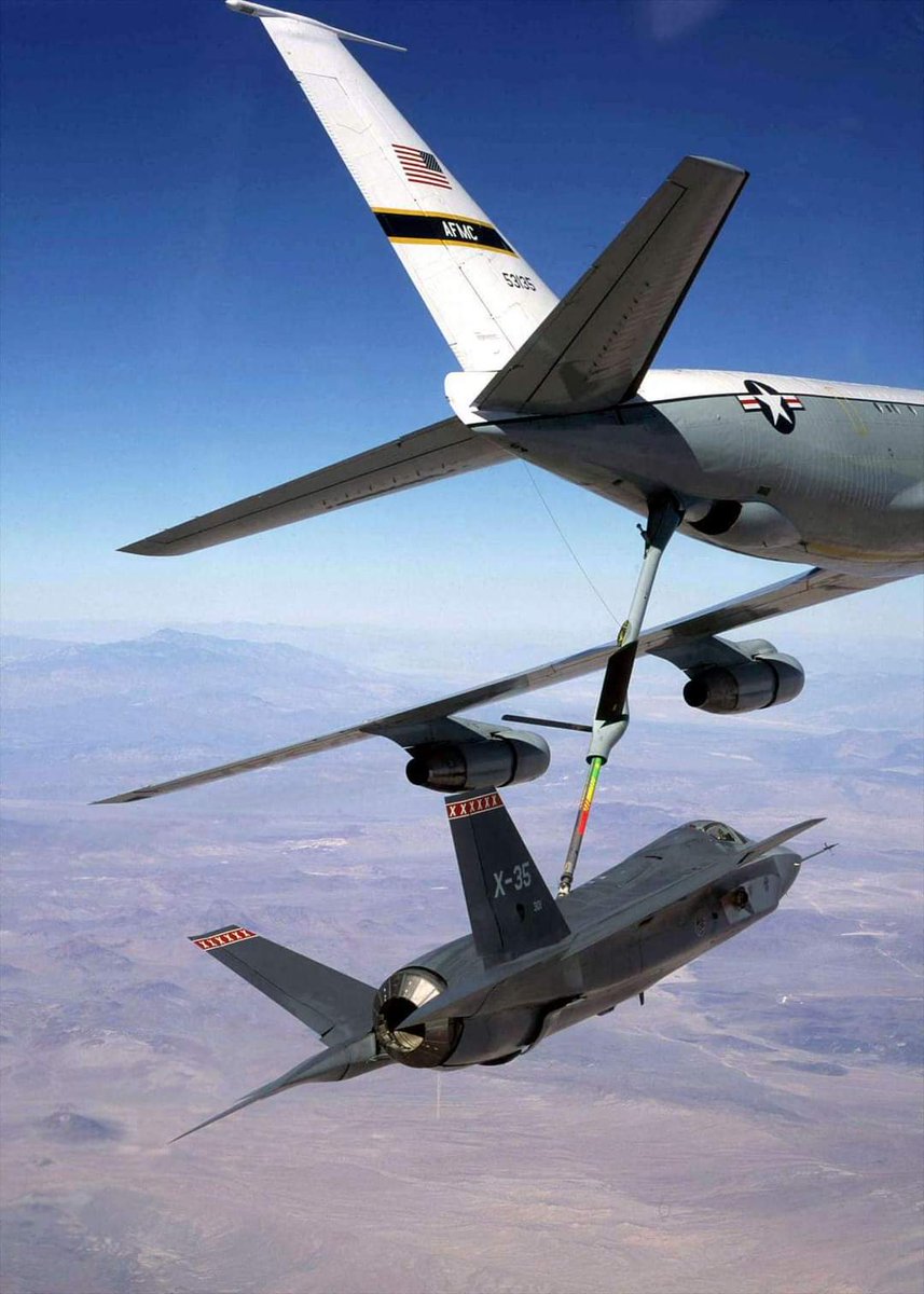 AcepilotAV's tweet image. X-35 refueling with a KC-135 🇺🇸