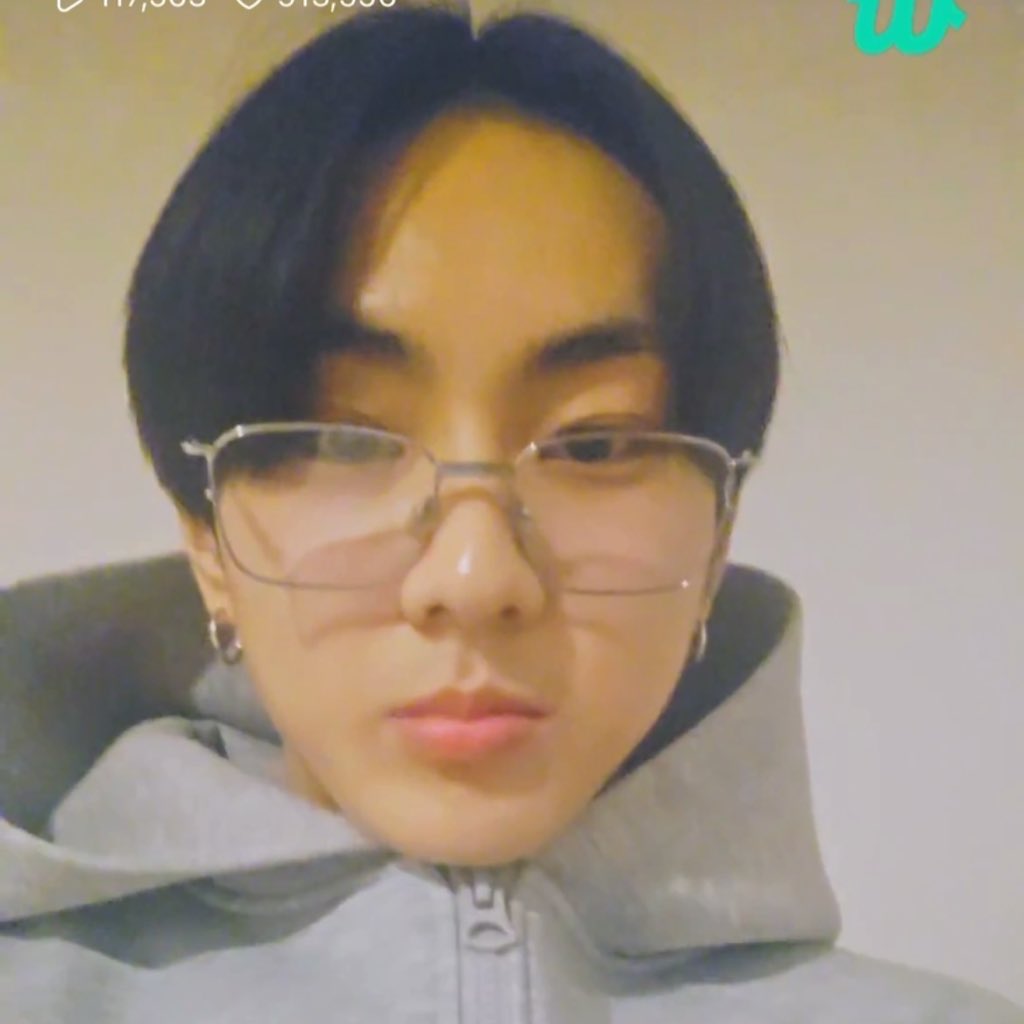 보바! tweet media