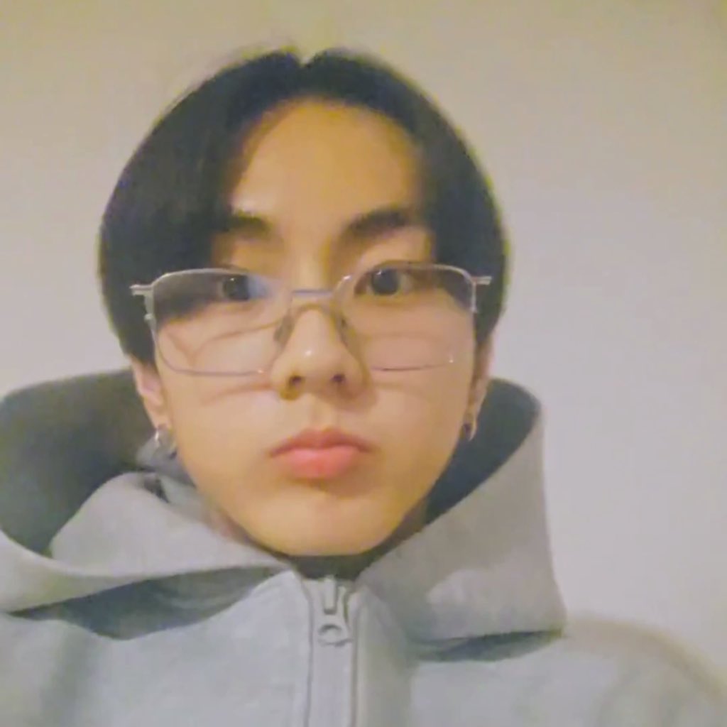보바! tweet media