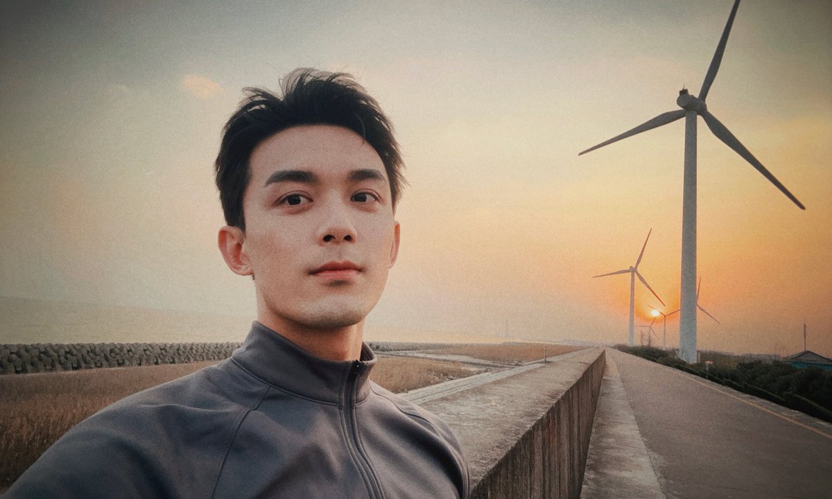 Hey you! I miss you. I hope you're doing great. See you soon!? 💚💎

#WuLei