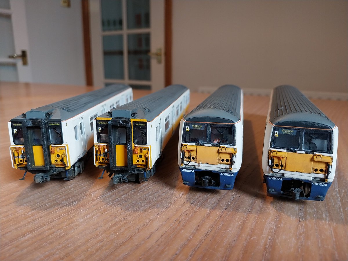 southcentral_OO's tweet image. Time to stop fettling these and do something else! 455818 and 456024 in an early-2000s state.