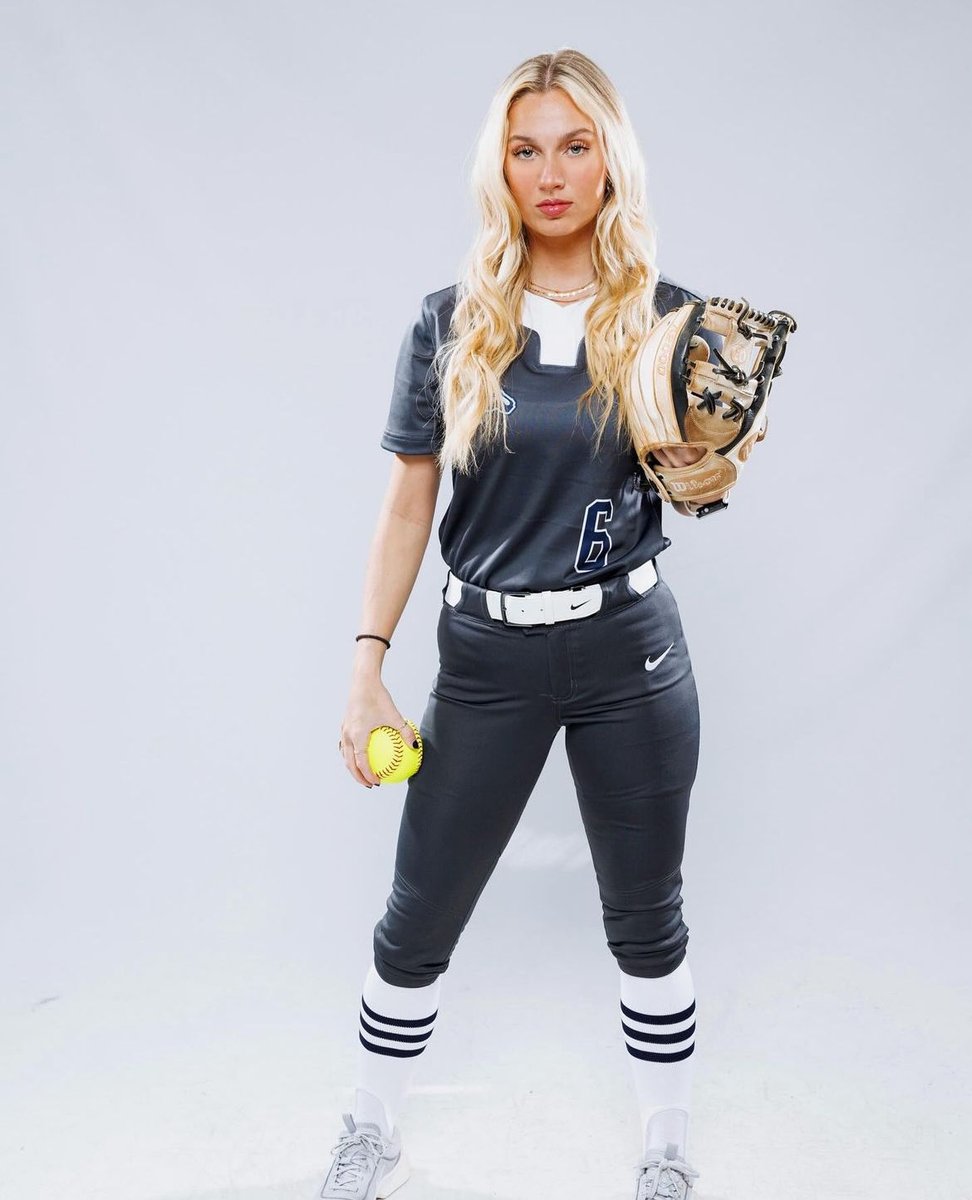 Campus_Cuties's tweet image. Avery Drake | Longwood 🥎