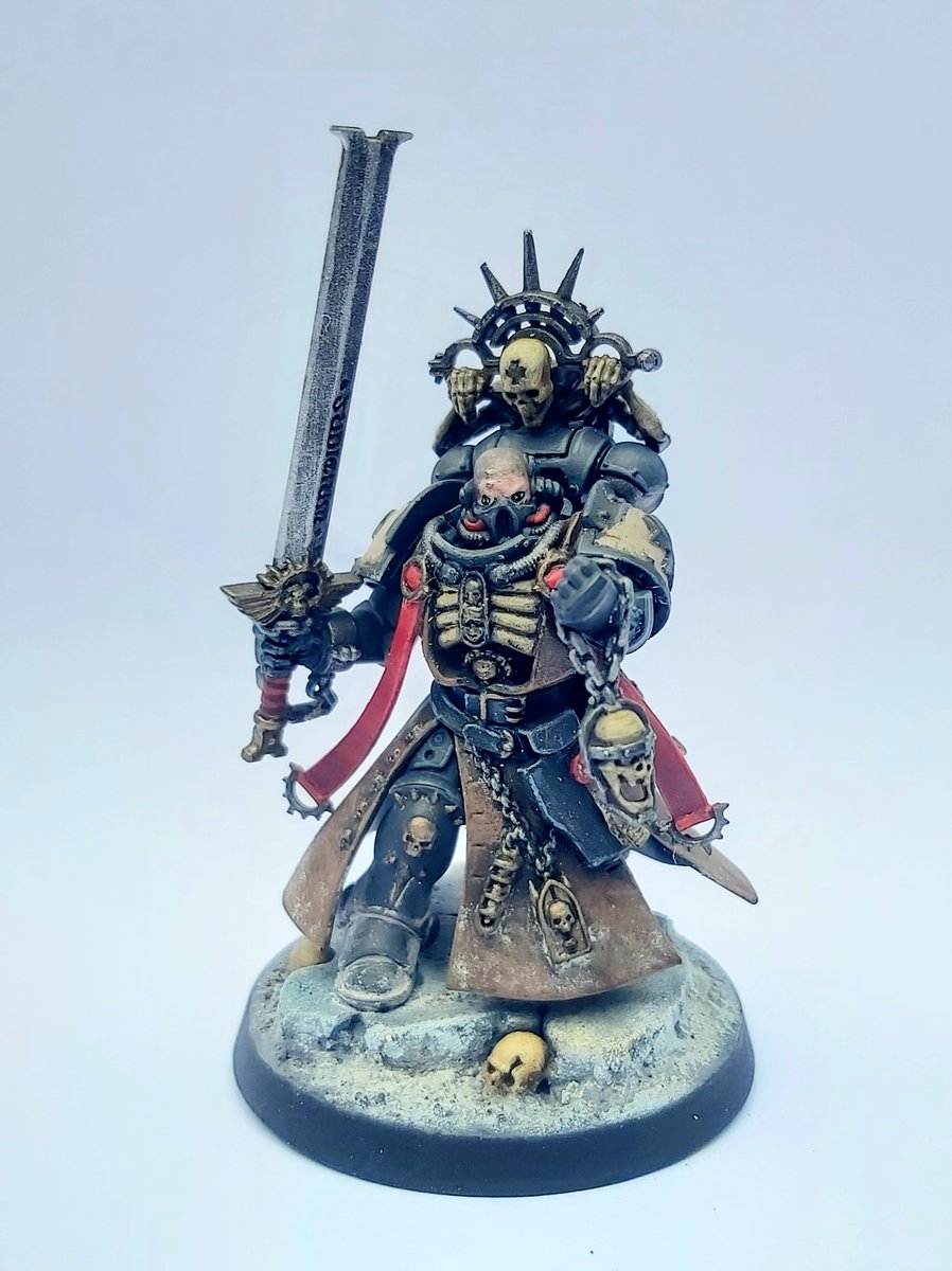LewCol99's tweet photo. Finally finished the first characters of a Black Templars army.
#WarhammerCommunity 
#warhammer40k 
#blacktemplars
#miniature https://t.co/upU12NhNAf