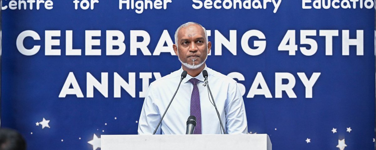 Shiyamaldives's tweet photo. Qaumuge iqthisaadhee haalathah ri'aaiy kuravva Raees Dr. @MMuizzu mirey nimmevee rayyithunnah ufaaverikan genesdheyne thaareekhee muhimmu nimmevunthakeh. 2 inthikhab eku ekee beyvvumaa, Majlis adhi Council thakuge hama size kurevvumakee rayyithun emme edheynegoiy. 👏👏👏 https://t.co/cg61LSplGp