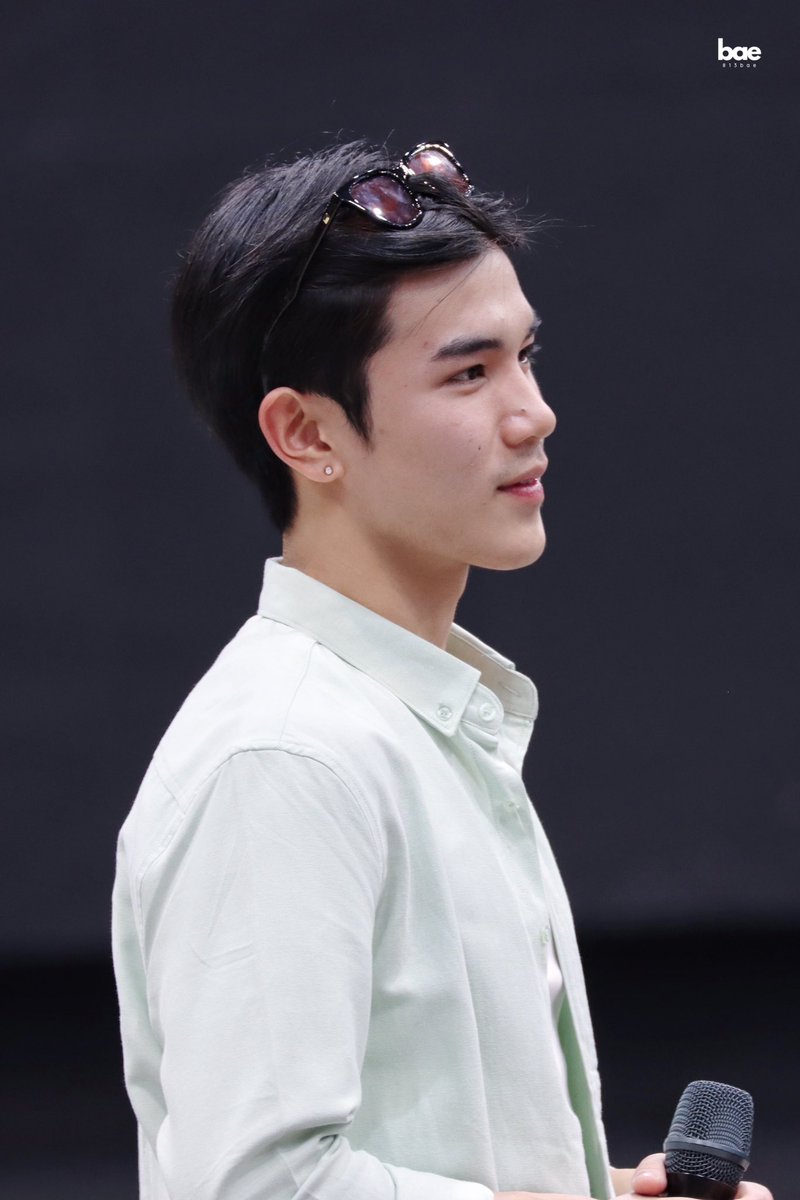 เห้อ ขอมีโฟ้ดไว้กราบ เท่านั้น