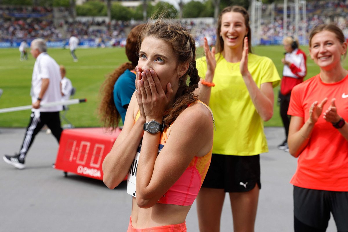 EuromaidanPress's tweet photo. 22-year-old Yaroslava Mahuchikh from Ukraine jumped 2.10 meters high at the Diamond League in Paris. In doing so, she set a new world record in the women's high jump, breaking the previous record that had stood for 37 years with a jump of 2.10 meters!

📷 --> Eastnews. https://t.co/xN5UJCW9WE