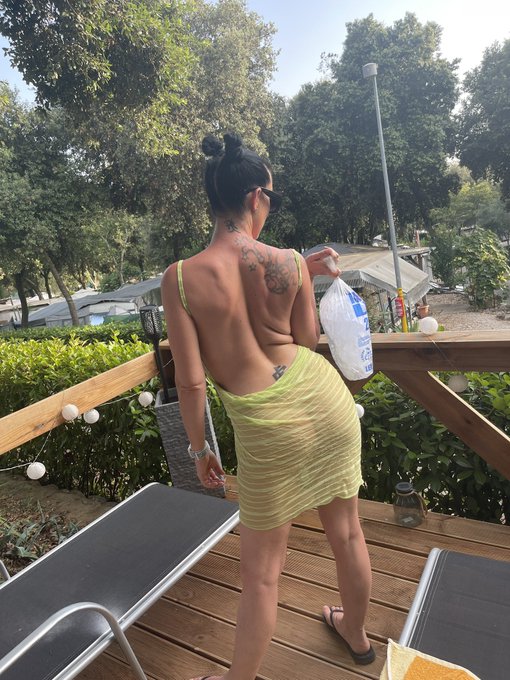 &hellip;, it&rsquo;s so hot here in Croatia:)  Who else is here ?  If u don&rsquo;t be here find me here  🔻🔻🔻🔻🔻🔻🔻🔻🔻🔻🔻🔻  https://t<a href="/tag/coffee"class="tags"><span>#coffee</span></a>