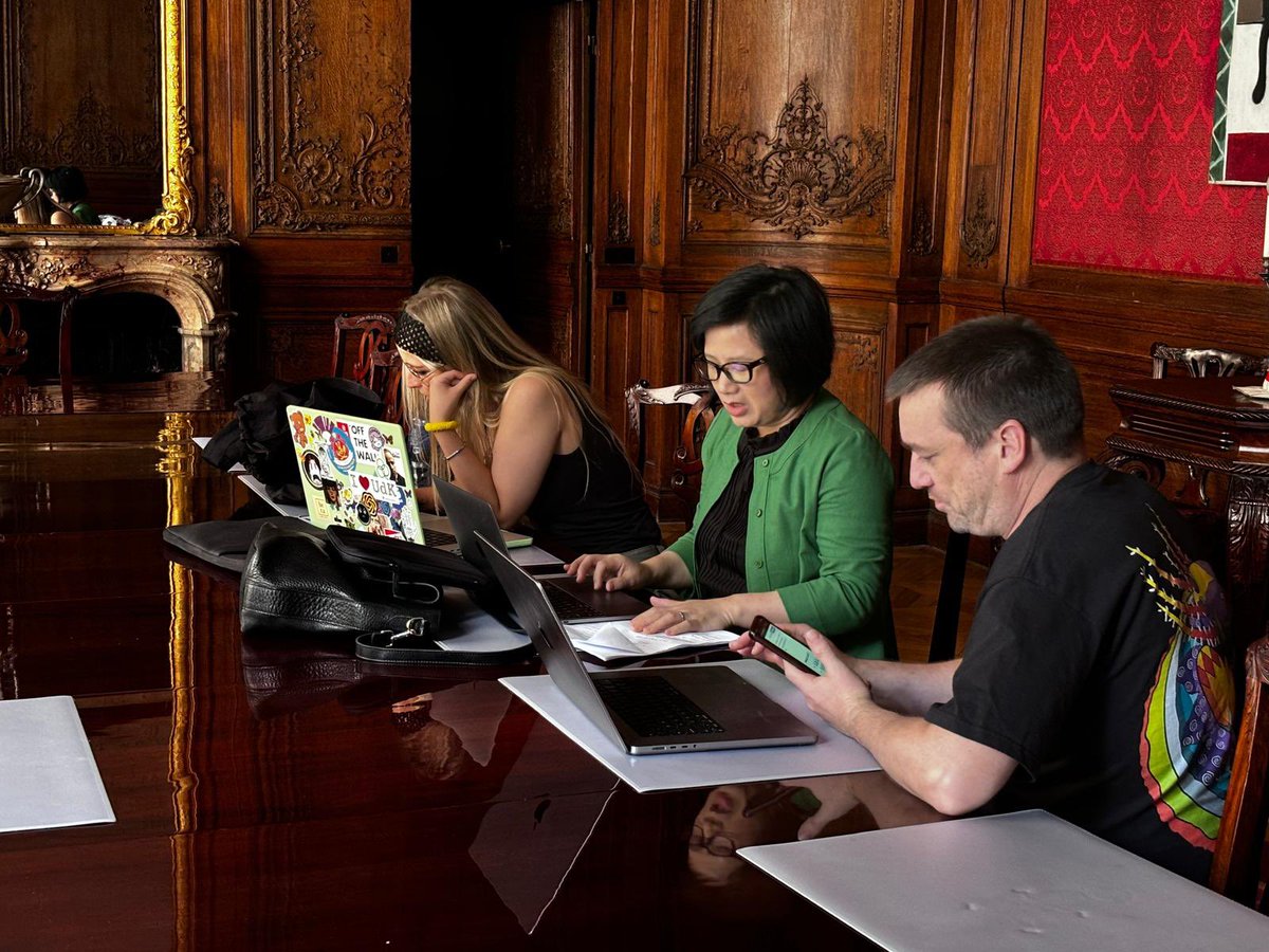 ChunHua_C_Dong's tweet image. We are having a wonderful workshop with Fabrizio Augustine Poltronieri at Irish Embassy in Paris, as part of #spaceprogramme residency! Thanks The Performance Corporation for organizing this wonderful event,  i enjoy it very much and learned a lot too ! ♥️ #perfcorp