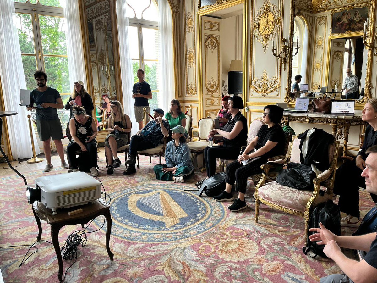 ChunHua_C_Dong's tweet image. We are having a wonderful workshop with Fabrizio Augustine Poltronieri at Irish Embassy in Paris, as part of #spaceprogramme residency! Thanks The Performance Corporation for organizing this wonderful event,  i enjoy it very much and learned a lot too ! ♥️ #perfcorp