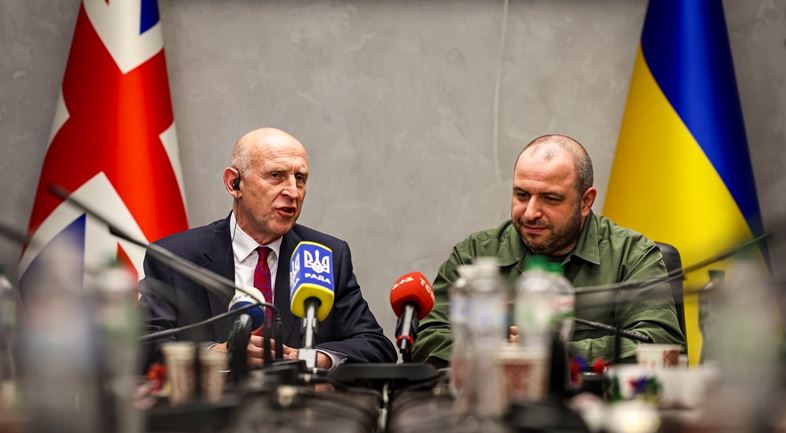 DefenceHQ's tweet photo. "Our commitment to stand with the Ukrainian people is absolute.”

Traveling to Odesa, Defence Secretary @JohnHealey_MP met with President @ZelenskyyUa to confirm Britain's steadfast commitment to Ukraine will be reinvigorated by the new UK Government.

👉 https://t.co/8WrIagKcy3 https://t.co/XjxMQJqOoh