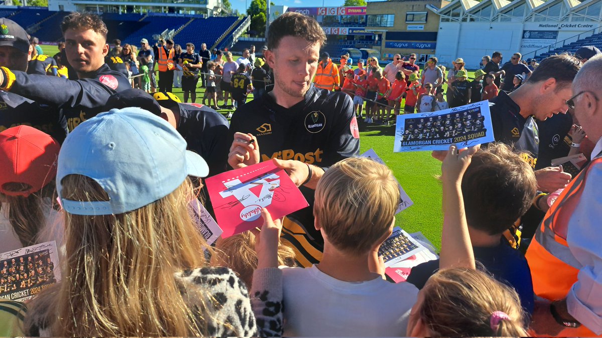 Alex Meredith tweet media