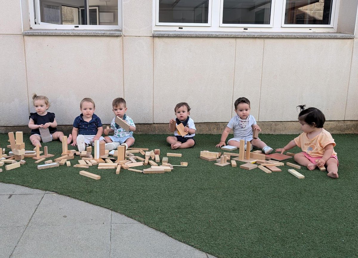 colmonalco's tweet image. Gaudint de l’estiu a la Llar d’infants. ☀️☀️☀️#llar #estiu #jocs #aigua💦💦💦