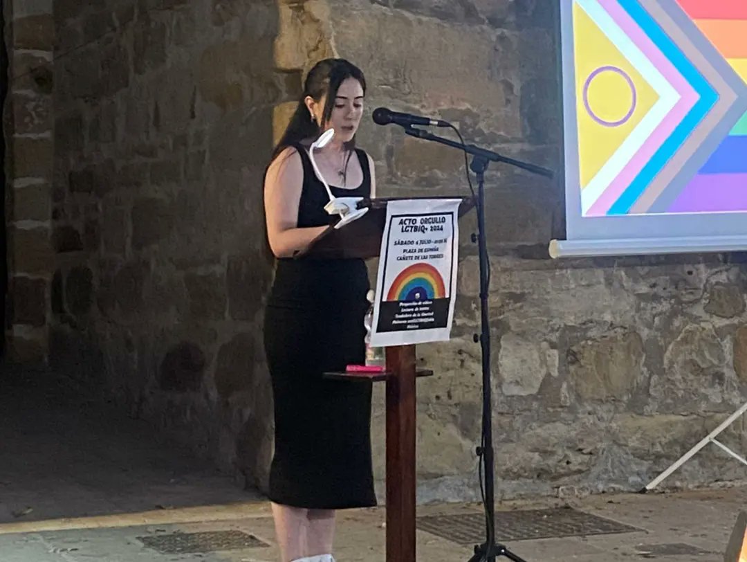 IU_Canete's tweet photo. Ayer sábado celebramos una vez más el acto del Orgullo LGTBIQ+, es muy importante dar visibilidad y apoyar a este colectivo. Debemos construir una sociedad en la que toda persona pueda amar y expresar libremente lo que es y lo que siente.

Compartimos algunas fotos. 🏳‍🌈 🏳️‍⚧️ https://t.co/B4FTNMjdVz