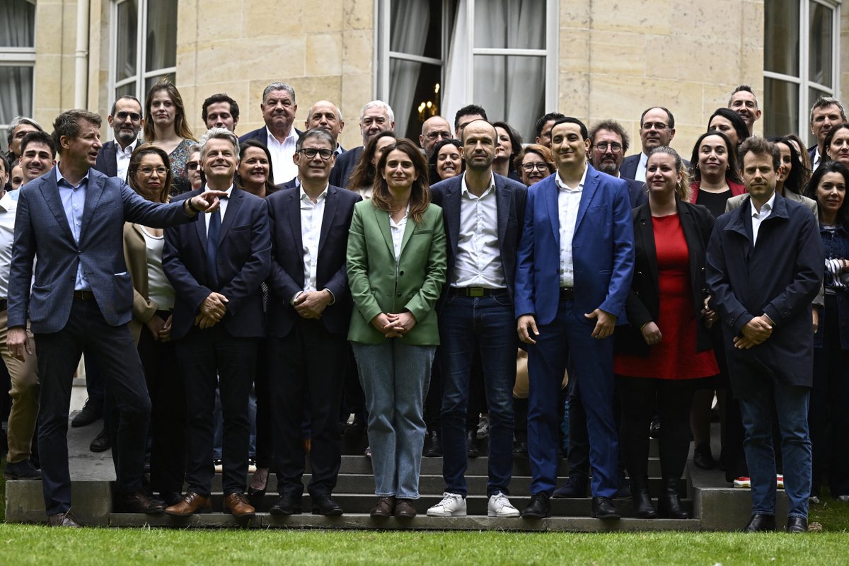 🔴 URGENT - En direct : le NFP en tête sans majorité absolue, talonné par Ensemble et le RN, selon Ipsos Talan f24.my/ASOy.x