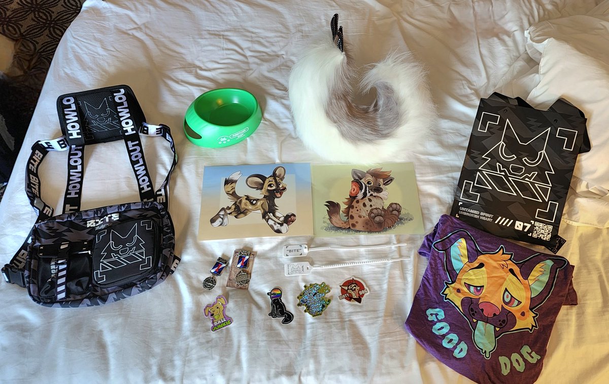terribabble's tweet image. My #AC24 haul, mostly dealers den, pizza parma dog dish, the hidden cost of anthrocon is frikkin real 😂