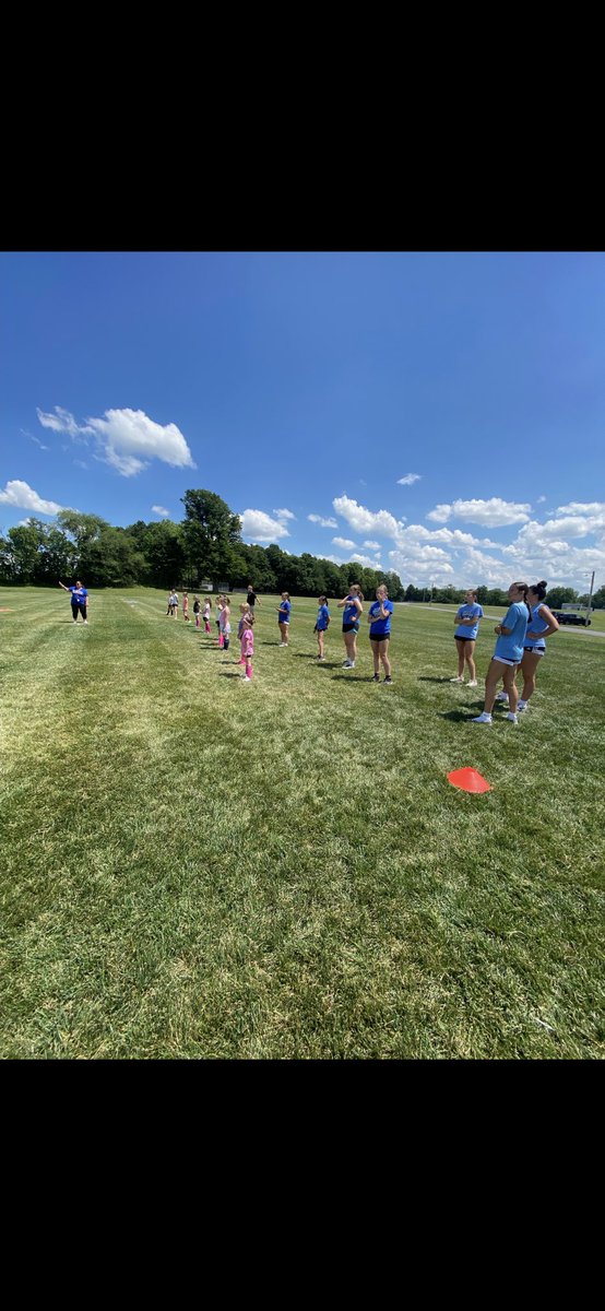 CoachGray49's tweet photo. 👇⚽️this is the TRUE reason. Giving back to the game that has given to you! Proud father moment! Proud of you Mia! Work with youth soccer!
#buildingback
#givingback
#fortheloveofthegame
#givingbacktothosewhogave2you https://t.co/3ObO6fYtfR