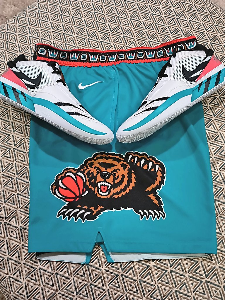 bigg_jay95's tweet photo. Memphis, Memphis, Memphis..... #nike #ja1 #nikebasketball #sneakerhead #kicks #heatonfeet #explore #grizzlies #memphisgrizzlies #sneakers #kotd #kicksonfire #SNKRS #twitterkicks #xsneakers #complexkicks #memphis #explorepage #xkicks #nikeja1 #twittersneakers #sneakercommunity https://t.co/9jf29AOMxJ