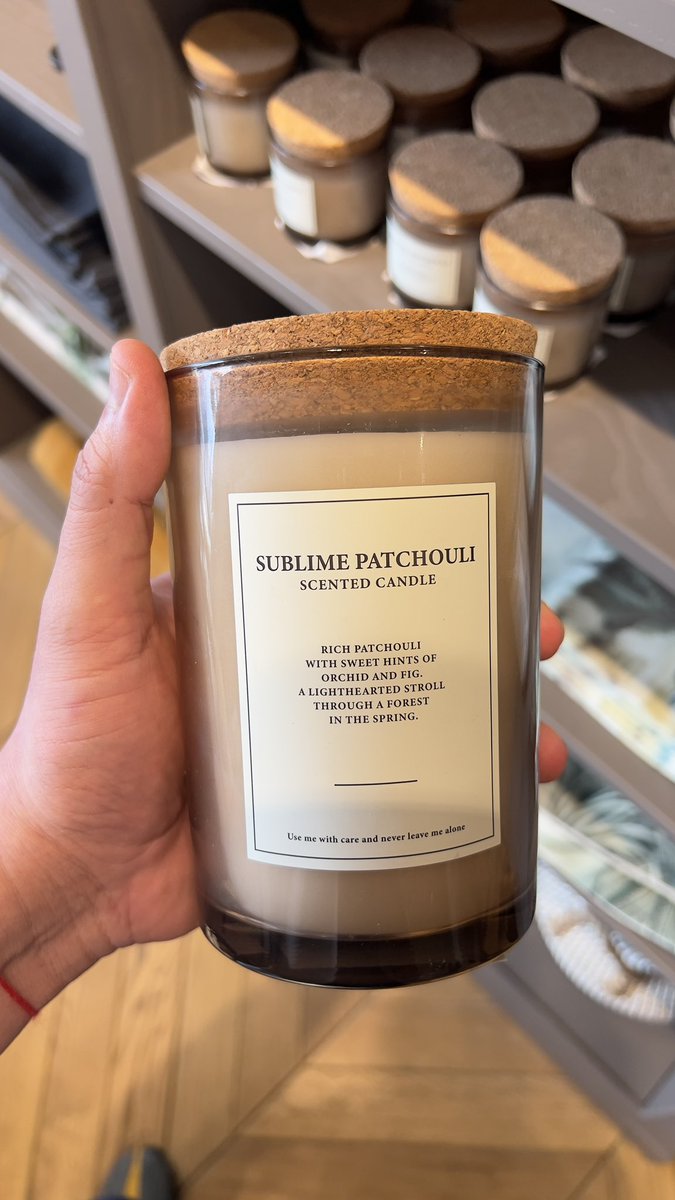 Si eres de los que le gusta comprar buenas velas o estás buscando dar un buen regalo, esta opción de H&amp;M Home es perfecta, el olor se expande cuando la enciendes.

El olor a Patchouli es como old money, relajación y tiene un flow sofisticado

🤙🏼 🔥 #panama