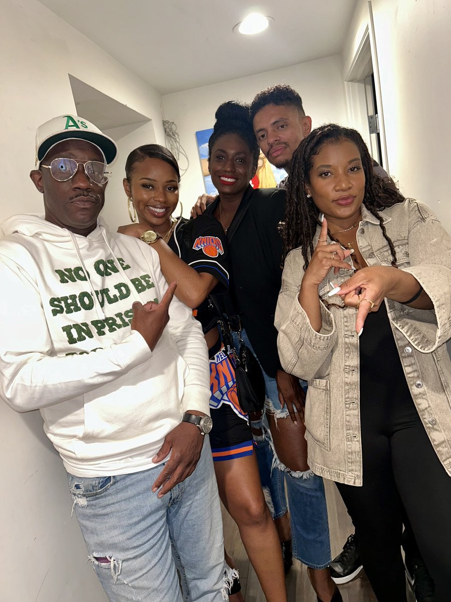 CrackemupLA's tweet photo. Last-nights Crack’Em Up taping at LA Create Space Inglewood was amazing!! Thanks to all the comics who blessed the stage &amp; crushed it! We can’t wait to show you what we’ve created. Jokes on the way!! #crackemup 🎥🎞️🎬🎭 https://t.co/hMgvm8ly54