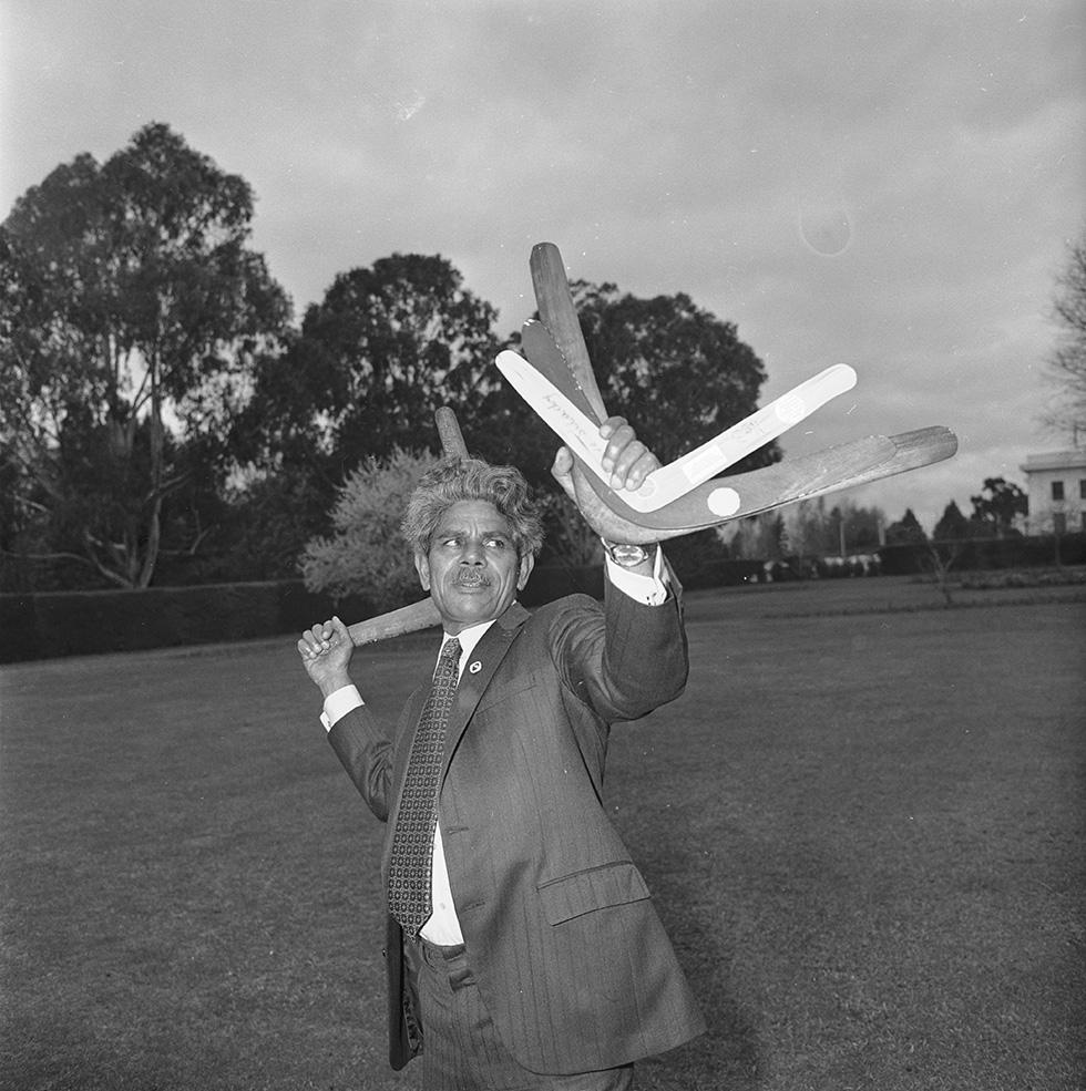 National Archives of Australia (@naagovau) on Twitter photo Senator Neville Bonner AO, Australia's first Aboriginal federal MP, demonstrating his boomerang skills at <a href="/MoAD_Canberra/">Museum of Australian Democracy</a> in 1971.
Learn about Bonner and others who’ve kept the fire burning: naa.gov.au/explore-collec…
#NAIDOCWeek #KeepTheFireBurning #BlakLoudProud Senator Neville Bonner AO, Australia's first Aboriginal federal MP, demonstrating his boomerang skills at <a href="/MoAD_Canberra/">Museum of Australian Democracy</a> in 1971.
Learn about Bonner and others who’ve kept the fire burning: naa.gov.au/explore-collec…
#NAIDOCWeek #KeepTheFireBurning #BlakLoudProud