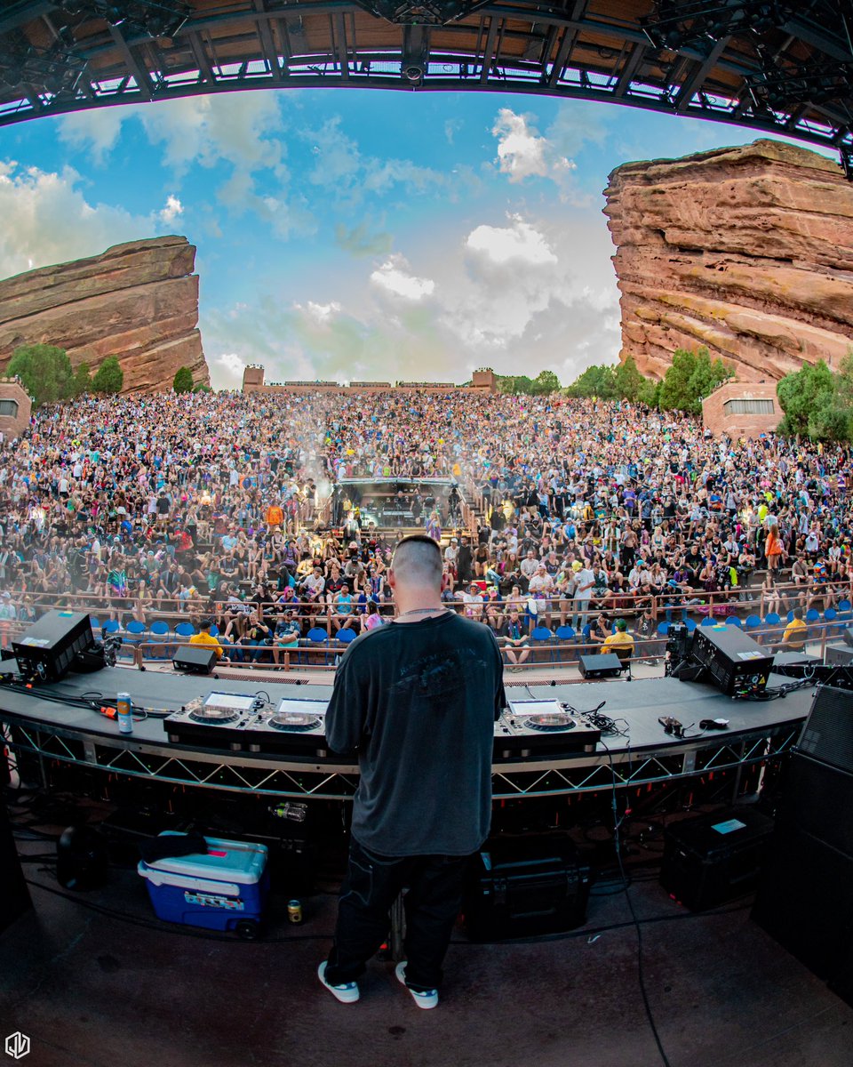 VCTRE (@vctre_) on Twitter photo red rocks, βοΈ red rocks, βοΈ