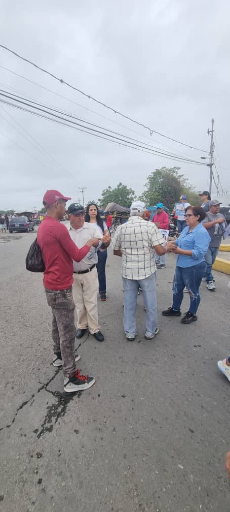 ErickaRerickac1's tweet photo. #07Jul y hoy Domingo iniciando semana junto a la Compañera Sobella Mejias Sec General AD Resistencia, Ana Carina Vivolo  Sec Femenina nos fuimos a Quibor Sector El Montón con los factores democráticos motivando e indicando como votar este #28Julio . https://t.co/0mB9wepOPZ