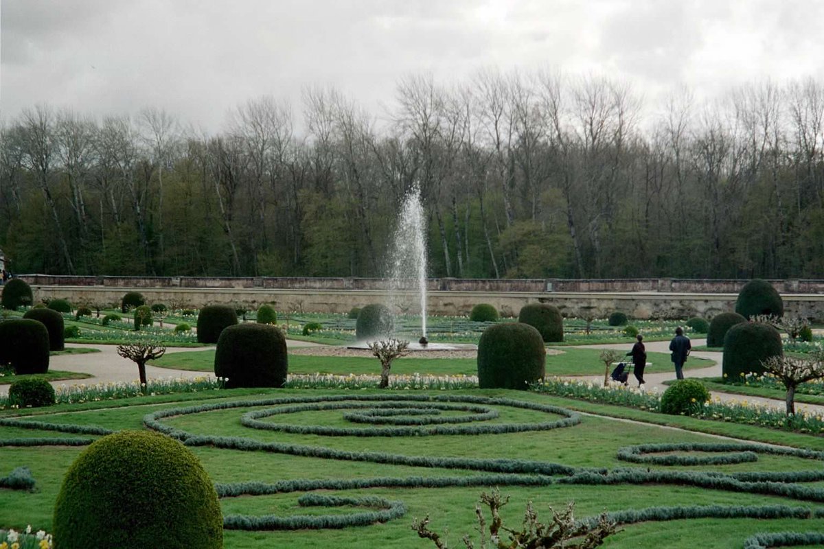 Monday 8 July

Today’s Daily Picture Theme is ‘Enchanting'

RT or reply with your own photo 

Tomorrow’s theme will be ‘Fluttering'

#DailyPictureTheme

The gardens at the Château de Chenonceau are enchanting!