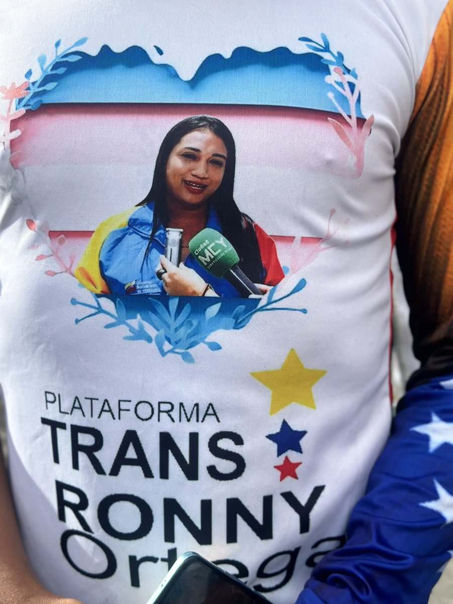 "Armados con la bandera del 🌈 
simbolo de la diversidad humana, están revolucionando uno de los legados más siniestros del pasado. Muros de la intolerancia están empezando a desmoronarse. Esta afirmación de la dignidad, que nos dignifica todo,nace del coraje de ser diferente".EG