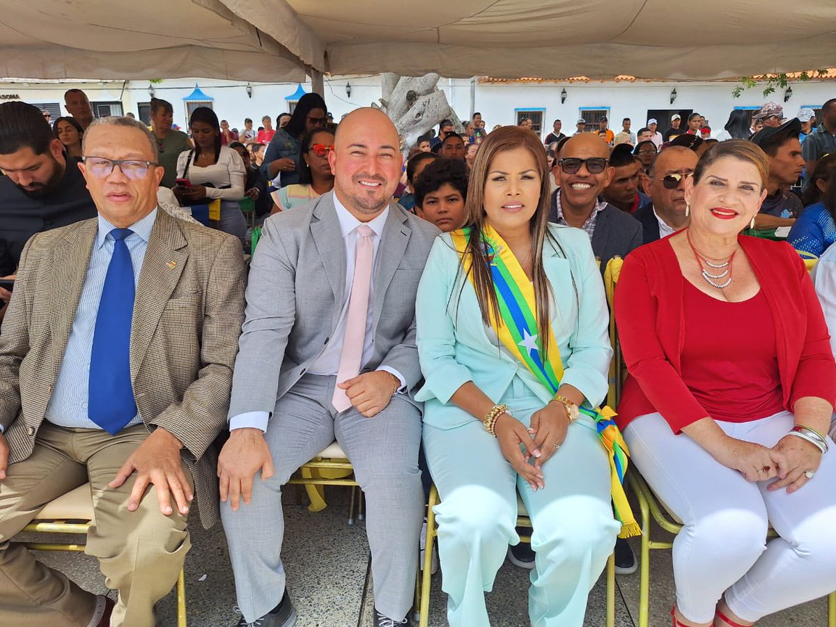 Upata de mis amores, tierra pujante de gente noble y trabajadora. Feliz 262 años. <a href="/NicolasMaduro/">Nicolás Maduro</a> <a href="/tatachavista/">Yulisbeth García</a>