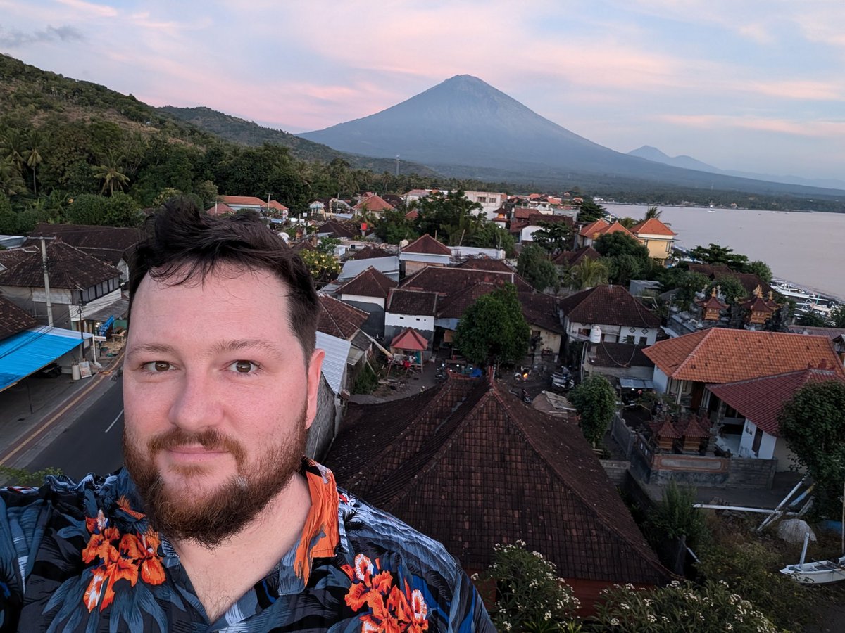 spidicus's tweet image. Choosing to holiday on this island means that I haven't played ranked in 10 days and I feel 10 years younger!