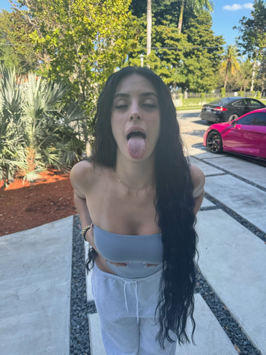 Camilla_ara1's tweet photo. Sending nudys to everyone who says pls 🤭 https://t.co/x6ENtPqb3l