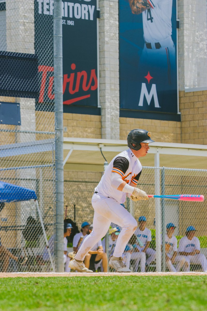 BehindThaLocker tweet media