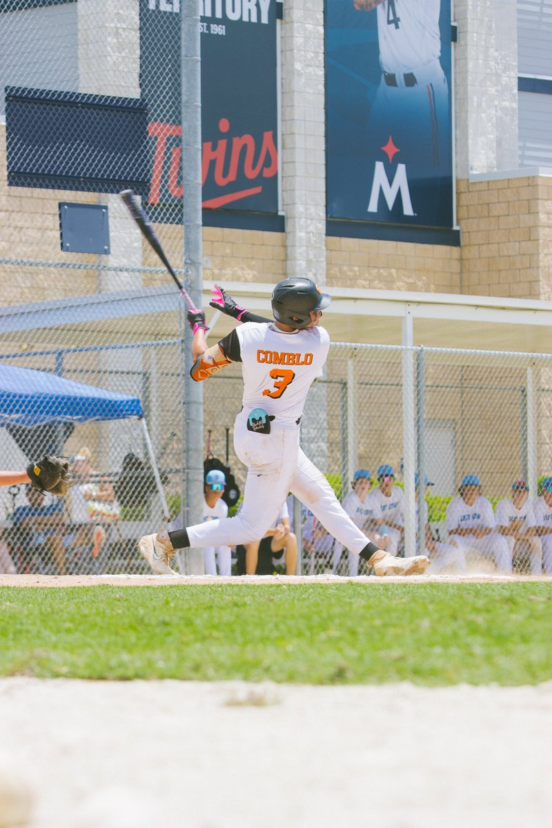 BehindThaLocker tweet media