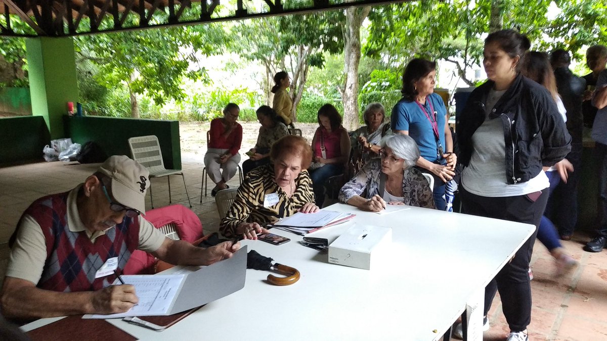 kattysalerno's tweet photo. Finalizado el escrutinio de las elecciones de la junta directiva de Asocigarral para el periodo 2024-2026, los resultados son: 
Plancha 2
310 votos
Plancha 1
25 votos 
Votos nulos: 6
Un resultado que no deja dudas sobre el deseo de cambio de los vecinos de #ElCigarral
#ElHatillo https://t.co/3QF2LALyQL