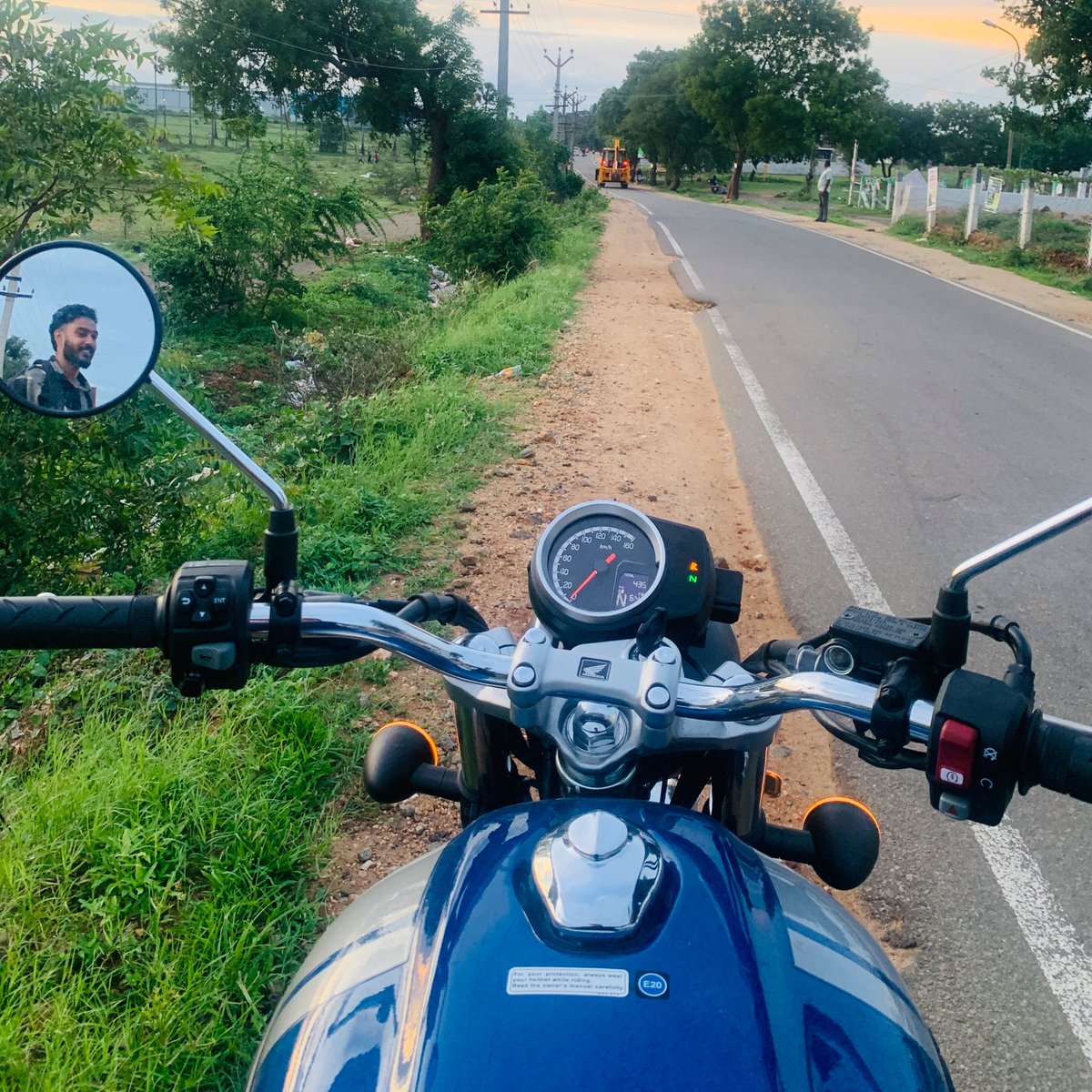 kafkaonatheeram's tweet photo. New addition to life 🍃
#honda #hness #cb350 #hondabigwing #longstroke https://t.co/GFMOnHvSaM