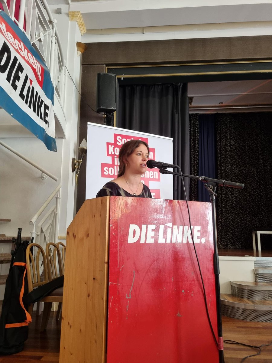 DieLinke_KA's tweet photo. Wir hatten heute Kreisparteitag und einen neuen Vorstand gewählt.

Kreissprecherin und Kreissprecher sind Tanja Kaufmann und @michel_brandt_ Schatzmeisterin Anne Berghoff Mitgliederbeauftragte Serena Schmidt und Marcel Bauer, Landkreisbeauftragter Jürgen Creutzmann. https://t.co/xHTZsCPEWj